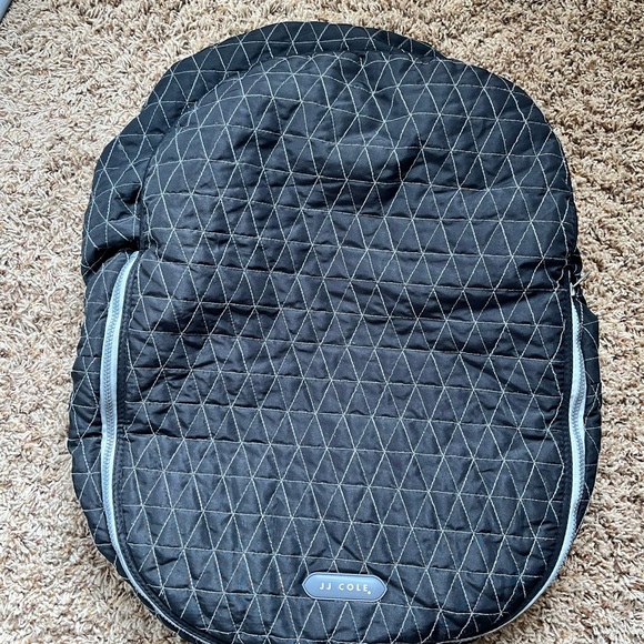 JJ Cole Black and Gray Car Seat Cover - Picture 2 of 4